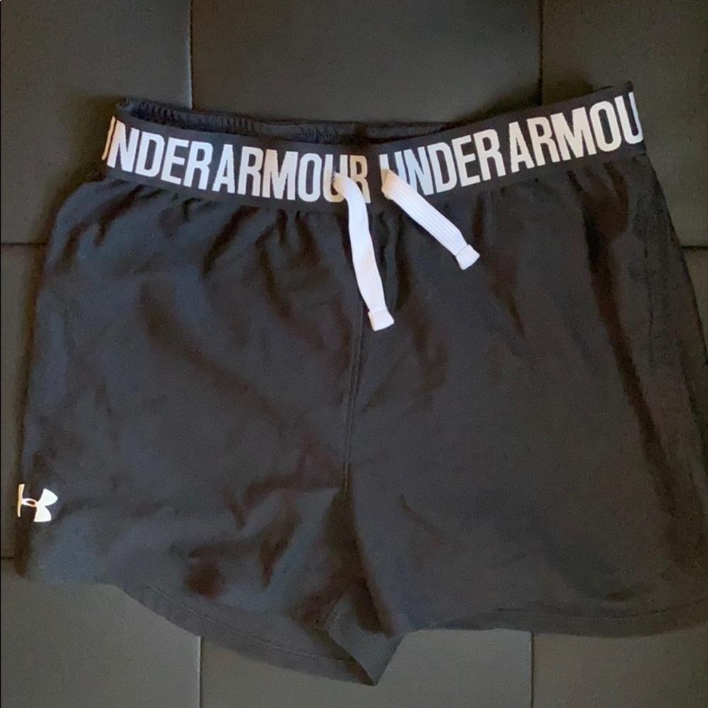 Under armour black athletic shorts